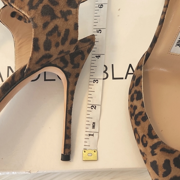 Manolo Blahnik leopard print pumps 39.5 - Picture 13 of 16